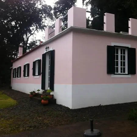 Villa-sleeps2-garden-private Park * Camacha (Madeira)