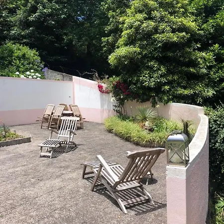 Villa-sleeps2-garden-private Park Villa Camacha (Madeira)