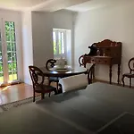 Villa-sleeps2-garden-private Park فيلة *