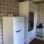 Villa-sleeps2-garden-private Park