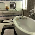 Villa-sleeps2-garden-private Park فيلة Camacha (Madeira)