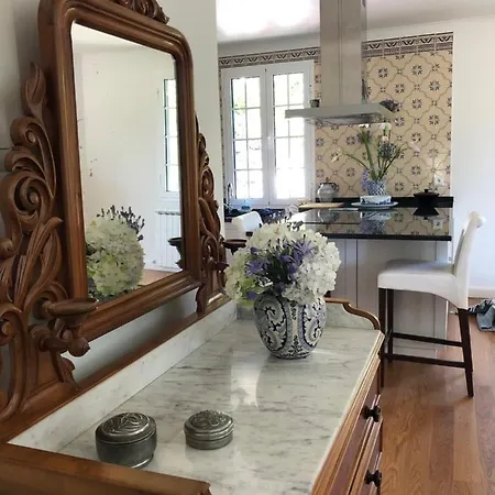 Villa-sleeps2-garden-private Park *