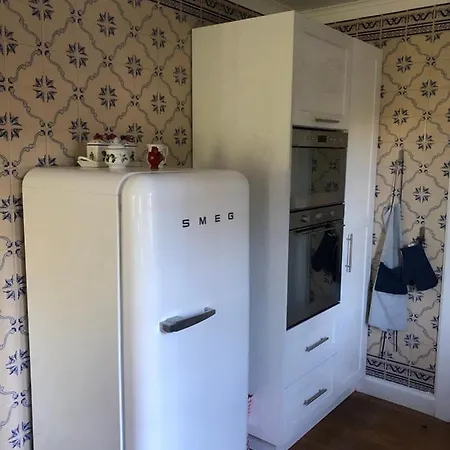 Villa-sleeps2-garden-private Park