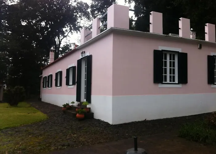 Villa-sleeps2-garden-private Park * Camacha (Madeira)