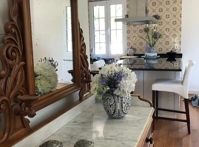 Villa-sleeps2-garden-private Park *