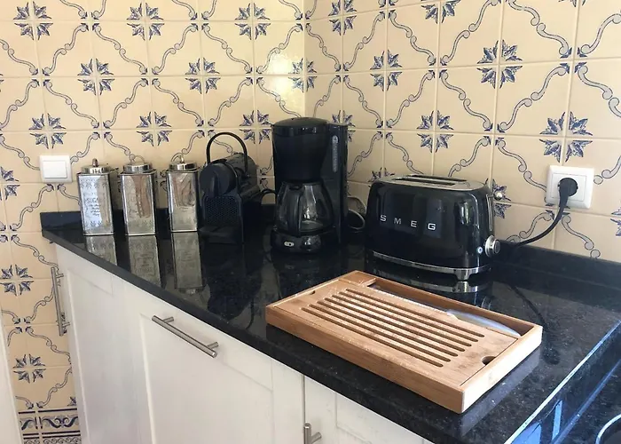 Villa-sleeps2-garden-private Park וילה Camacha (Madeira)