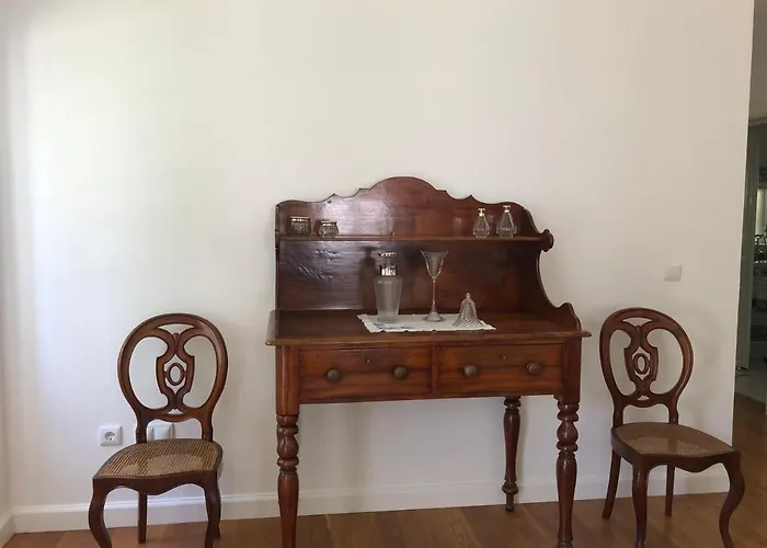 Villa-sleeps2-garden-private Park