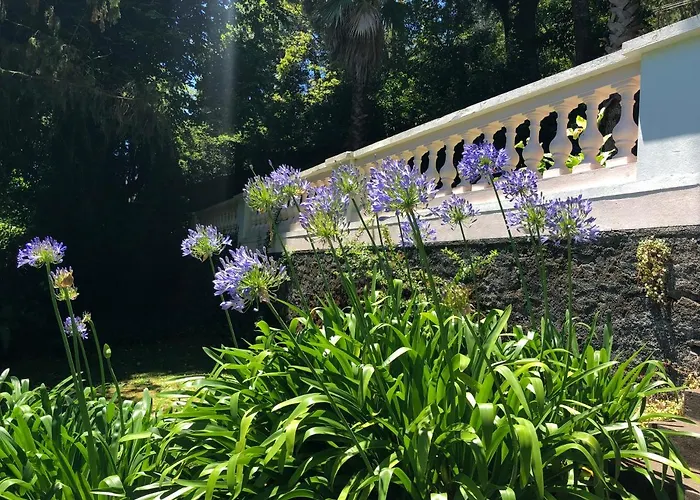 Villa-sleeps2-garden-private Park *