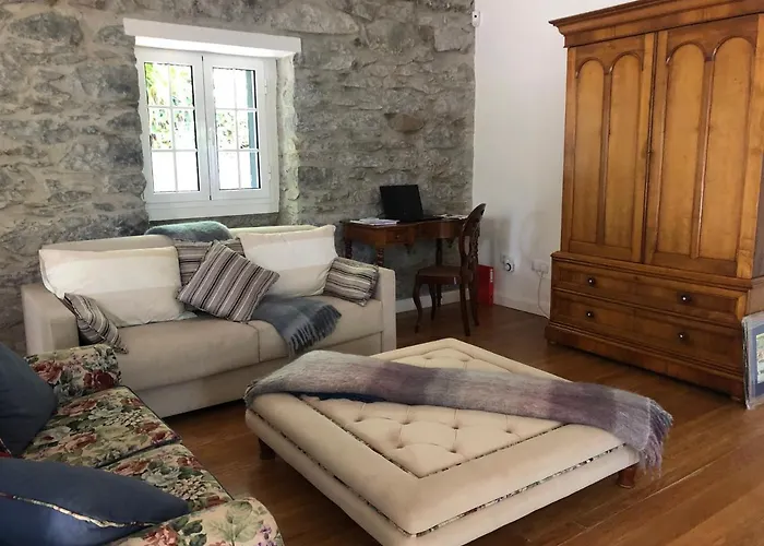 Villa-sleeps2-garden-private Park *