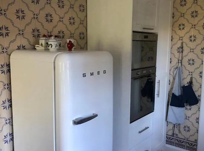 Villa-sleeps2-garden-private Park