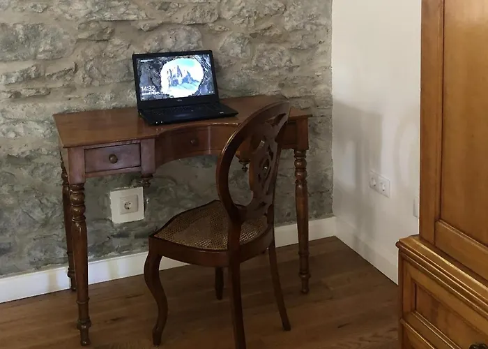 Villa-sleeps2-garden-private Park